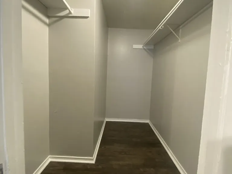 Edinburg Place Apartments — Photo 32
