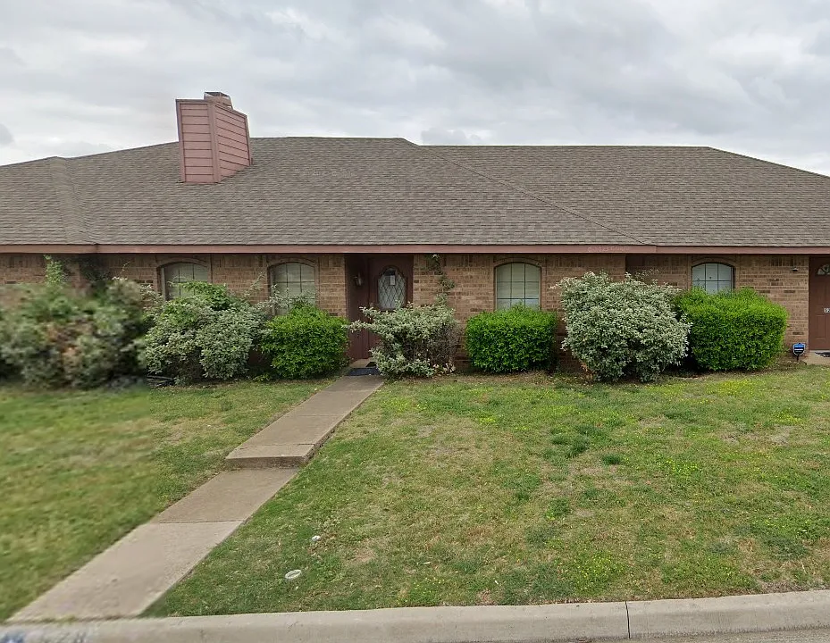 528 Post Oak Ln
