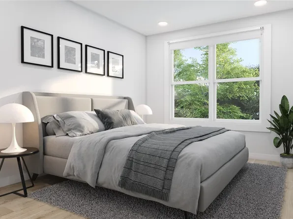 777 Station Ave #302, Langford, BC V9B 2S1