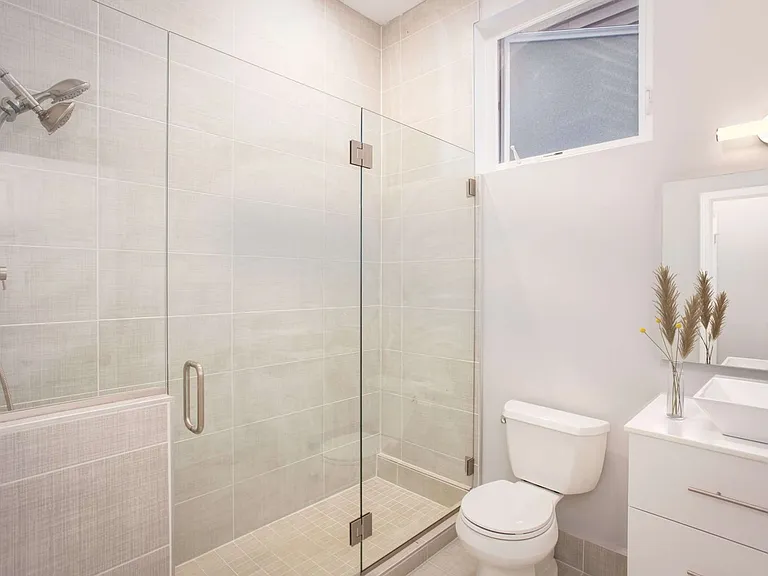 3246 Lorain Ave — Photo 5