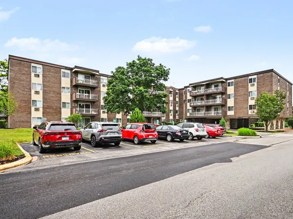 1311 S Finley Rd APT 317, Lombard, IL 60148