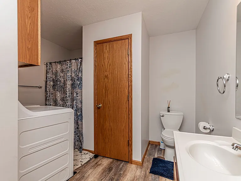 120 W Spruce St — Photo 15