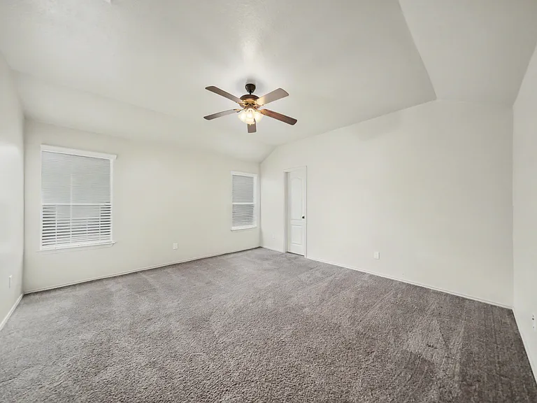 3802 Doffy Dr — Photo 8