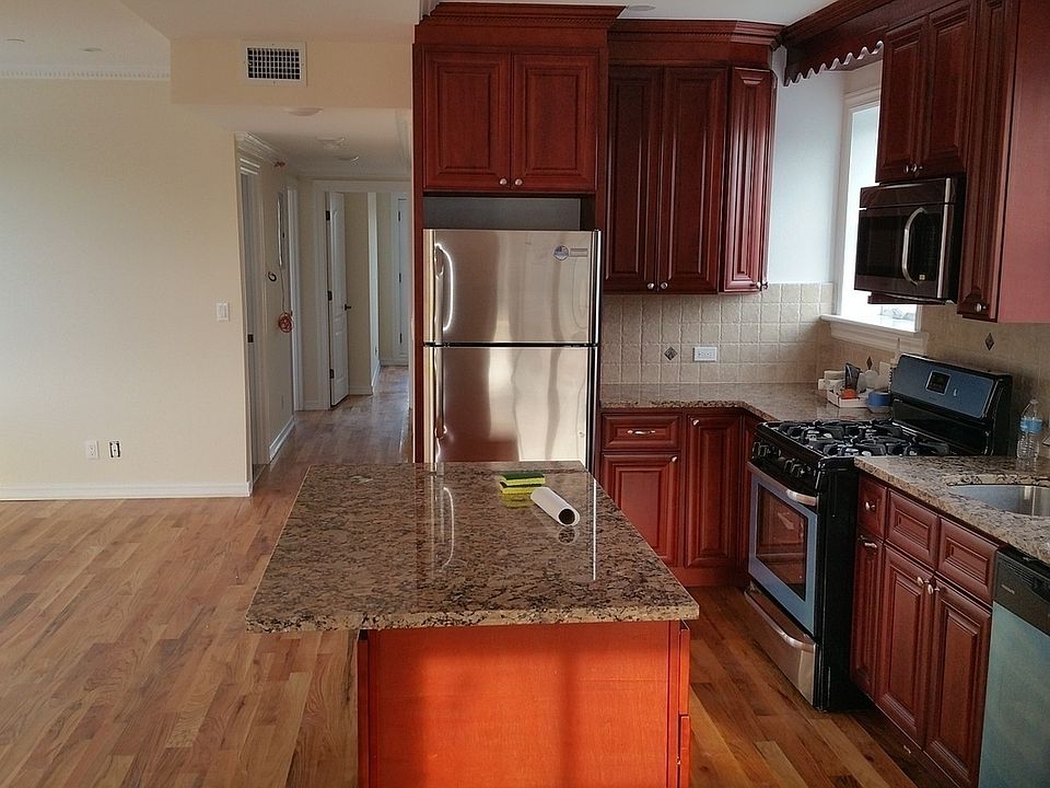 1st image of 2569 44th St #2