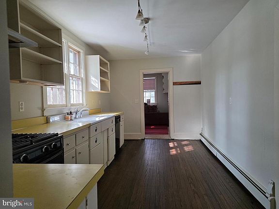 5th image of 370 Eggerts Crossing Rd