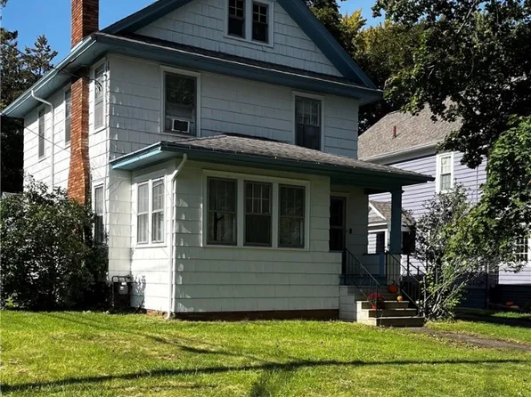 610 Charmouth Dr, Syracuse, NY 13207