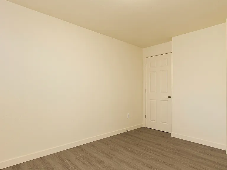 Phinney 12 Apartments — Photo 51