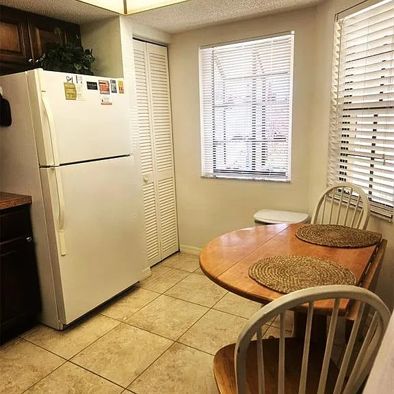 307 Pine Hollow Cir #307 — Photo 6