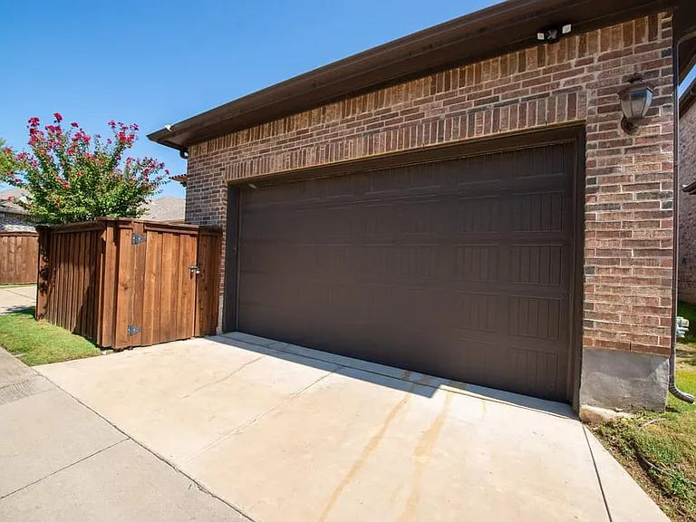 1008 Lone Ivory Trl — Photo 24
