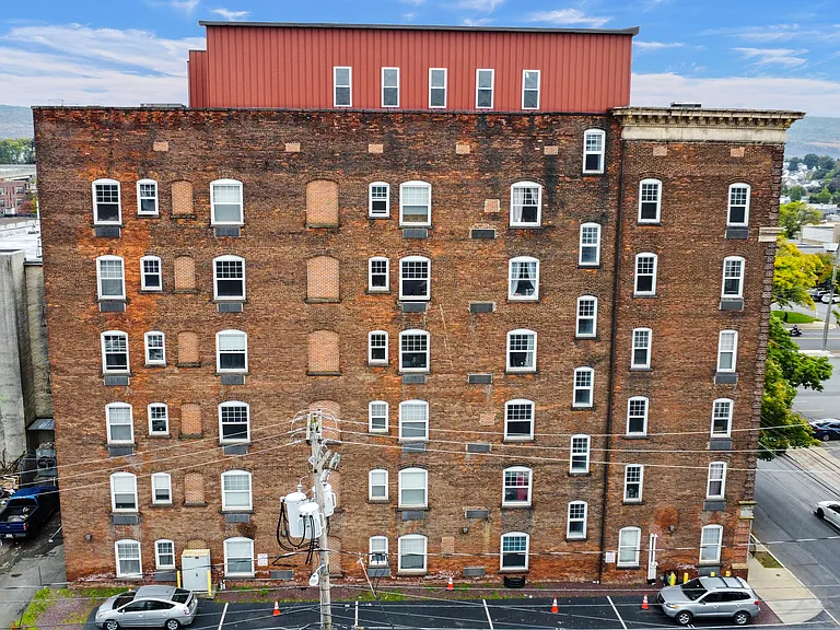 Cumberland Apartments — Photo 23