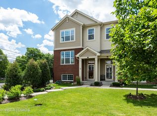 108 S Dee Rd #1, Park Ridge, IL 60068