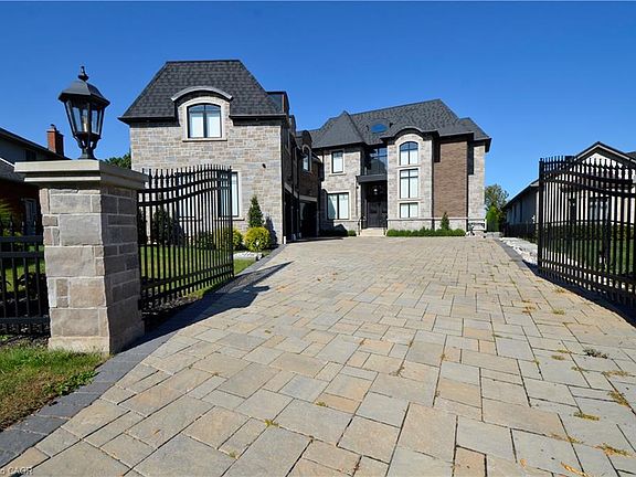 2nd image of 16 Shoreline Cres