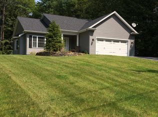 13 Sweet Rd, Moreau, NY 12831