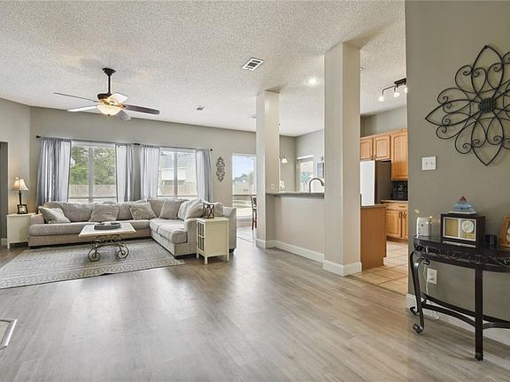 3rd image of 1002 Orchard Hill Dr