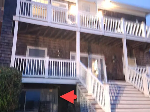 185 Ocean Rd APT 4, Narragansett, RI 02882