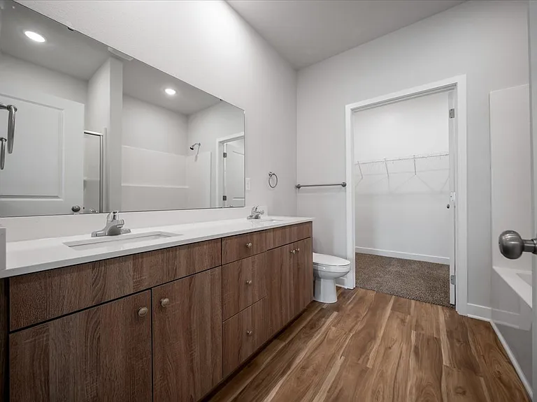 Barry West Townhomes — Photo 89