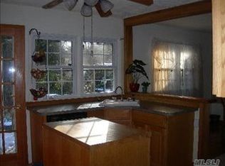 90 Gibbs Pond Rd, Nesconset, NY 11767