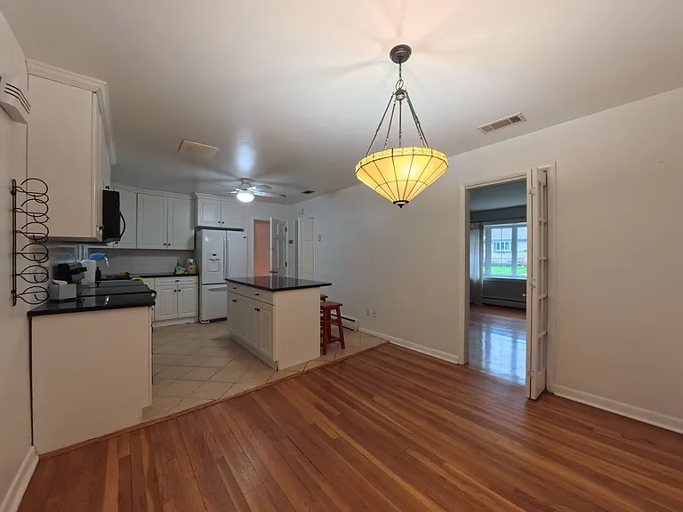 36 Derby Pl — Photo 2