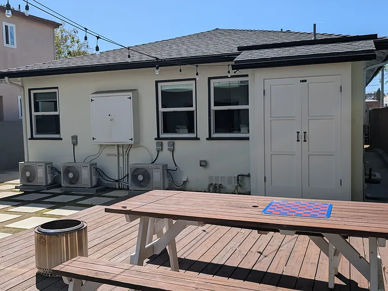 1731 Franklin St #2 — Photo 10