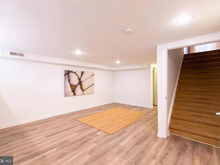 1921 Poplar St #1 — Photo 11