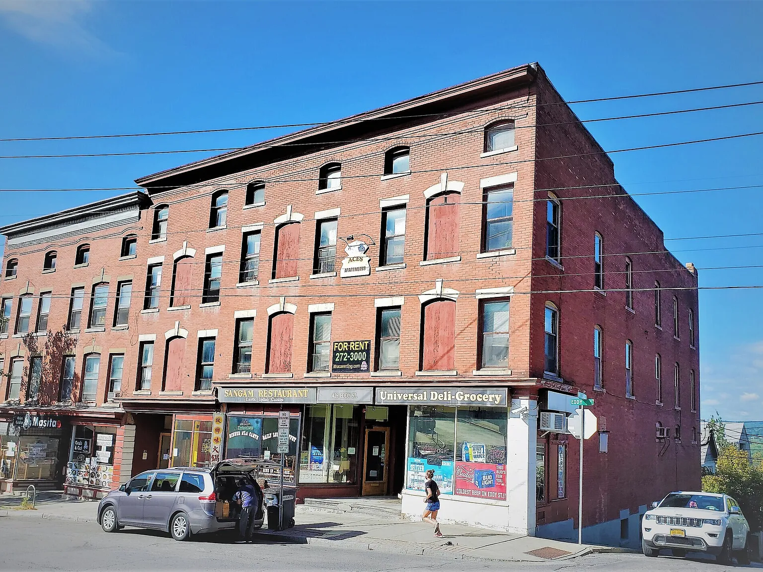 6-Bedroom Apartments on Eddy Street — Photo 3