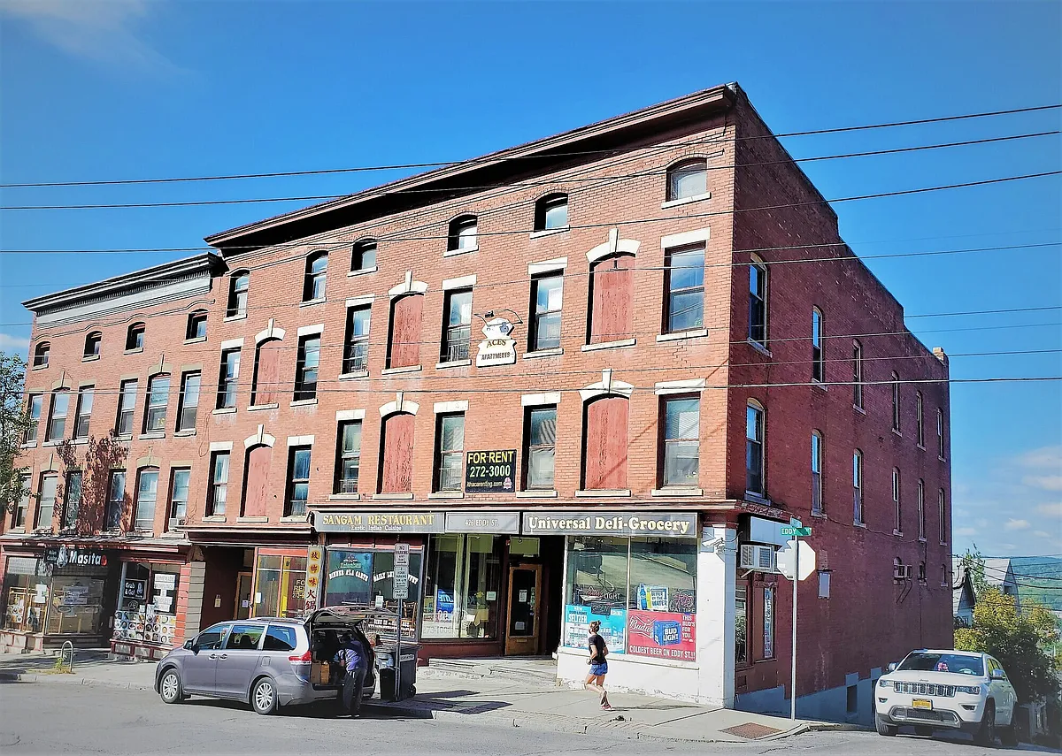Building Photo - Aces Apartments