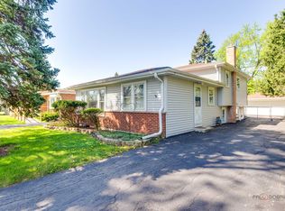 338 Ash Ave, Wood Dale, IL 60191