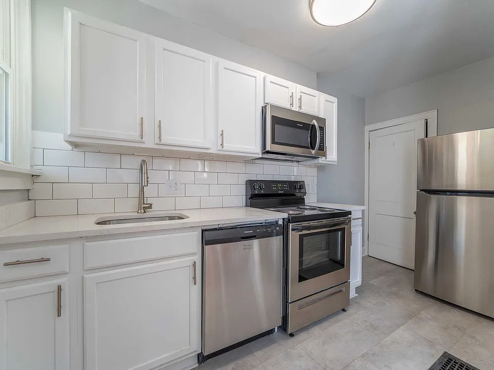 123 E 7th Ave