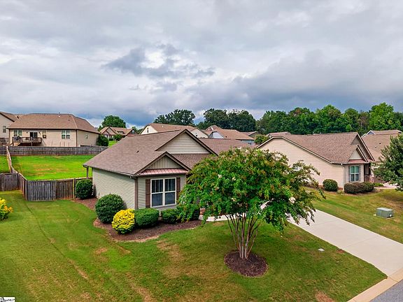 4th image of 408 Trillium Creek Ct