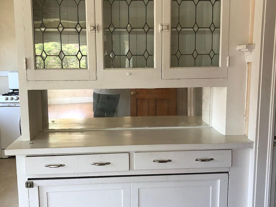 These photos are a representation of how the apartments look, may not be actual apartment.