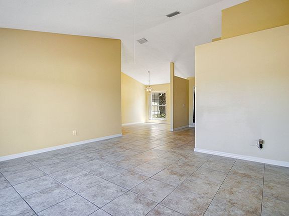 3rd image of 7625 Telford Ct