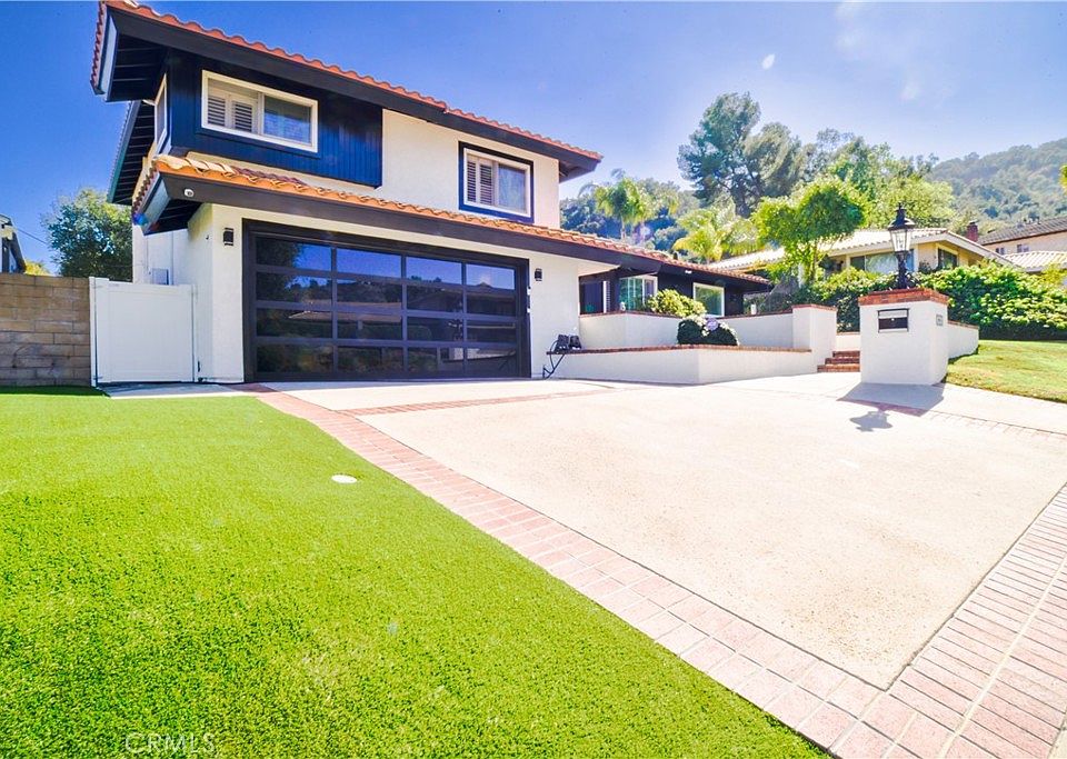 1st image of 1814 Old Canyon Dr