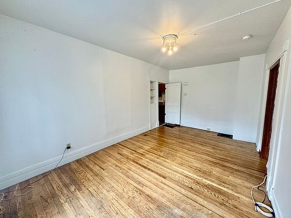 2nd image of 120 Ballard St APT 2
