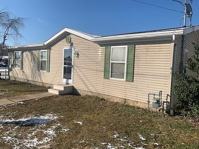 427 Herrick St , Uhrichsville, OH 44683