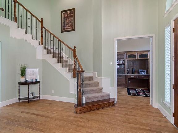 4th image of 434 Greenfield Dr