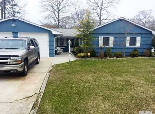 98 Broadway, Shirley, NY 11967