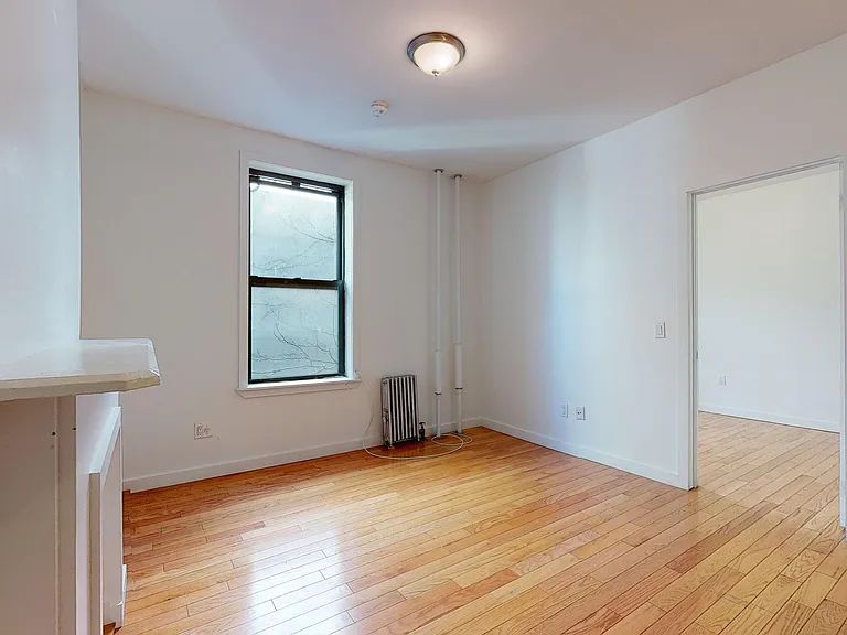 693 9th Ave #4R — Photo 7