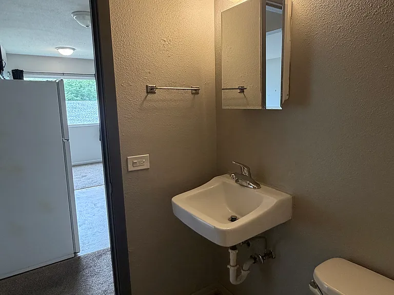 5910 W Broadway Ave — Photo 9