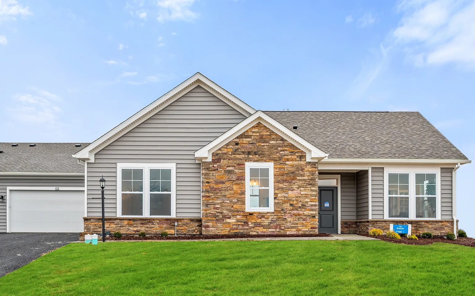 133 Village Ln photo 1