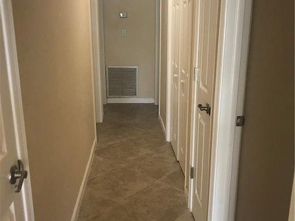 3rd image of 850 105th Ave N