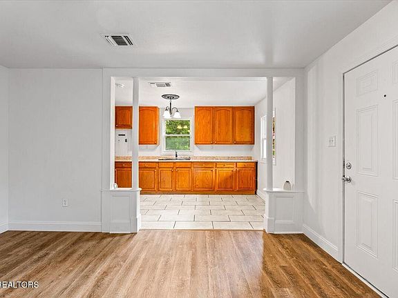 4th image of 313 N 14th St
