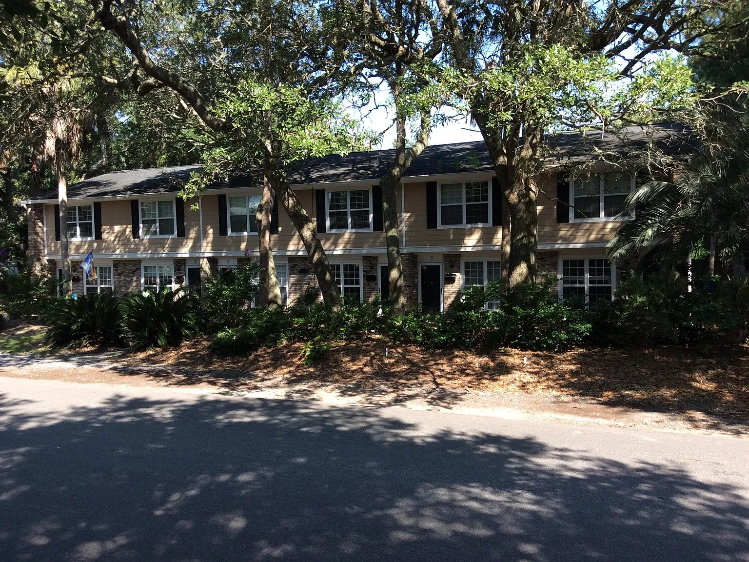 2 bed, 1.5 bath, 931 sqft, $2,750 — Photo 1