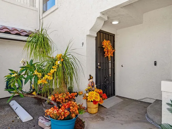 320 Grapevine Rd APT 9, Vista, CA 92083
