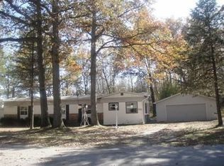 7125 Acorn Ln, Demotte, IN 46310