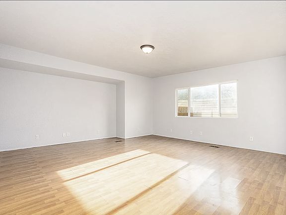 5th image of 3003 N Standard St