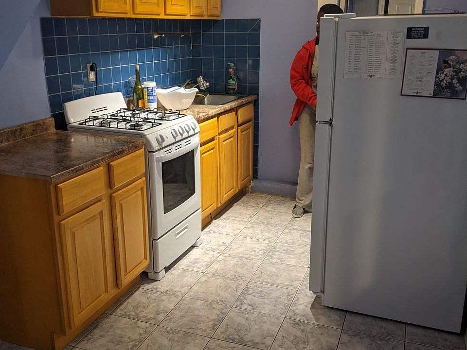 1st image of 2559 Tiemann Ave #1