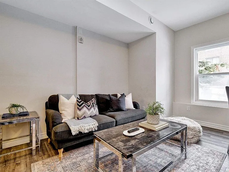 84 Russell Ave #10A — Photo 3