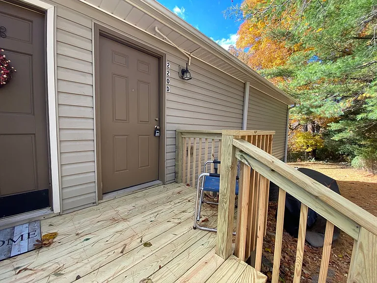 220 T F Kirkpatrick Way #D — Photo 29