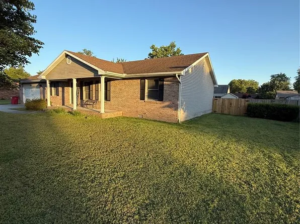 207 Linda Dr, Sikeston, MO 63801