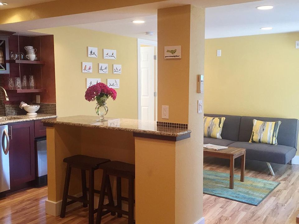 Living room & island